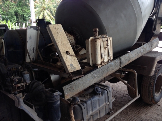 รถหกล้อโม่ปูน รถพร้อมใช้ เล่มทะเบียนพร้อมโอน