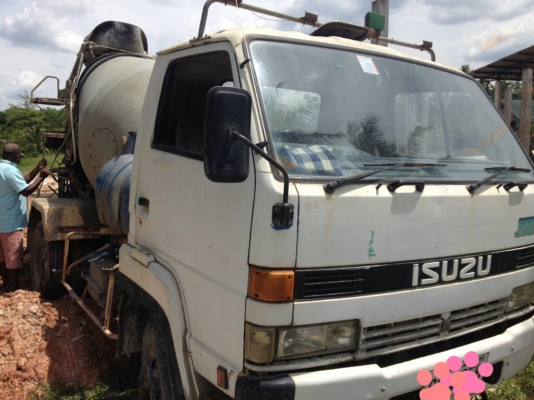 รถหกล้อโม่ปูน รถพร้อมใช้ เล่มทะเบียนพร้อมโอน