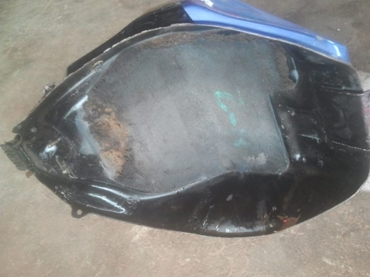 ลดสุดๆ ขายถังน้ำมัยcbr 250  สภาพดีไม่มีสนิม ไม่รั่ว  พร้อมใช้งาน  ราคาถูกๆๆ