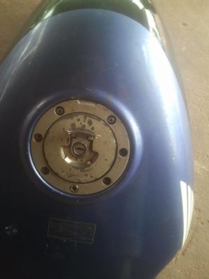 ลดสุดๆ ขายถังน้ำมัยcbr 250  สภาพดีไม่มีสนิม ไม่รั่ว  พร้อมใช้งาน  ราคาถูกๆๆ