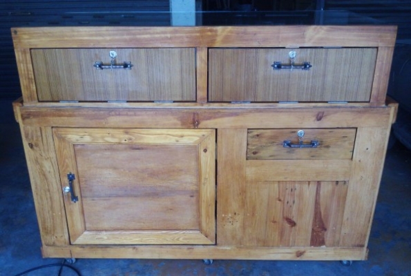 ตู้โชวว์พระสภาพใหม่ ขนาดใหญ่ มีล้อ มีไฟ พร้อมใช้งาน ตู้โชวว์พระสภาพใหม่ ขนาดใหญ่ มีล้อ มีไฟ พร้อมใช้งาน