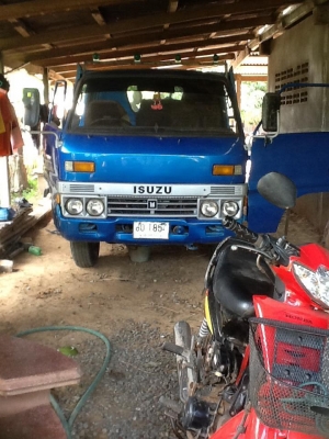 ด่วนเลยครับ หกล้อ ช่วงสั้น 85 แรง สวย