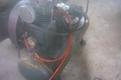 ปั้มลมญี่ปุ่นสภาพเดิมๆครับมอเตอร์ขนาด 3 แรงครับของญี่ป่นแท้ครับตัวน้ตะกรงกันสายพานครบครับราคานี้คุ้มมากครับ