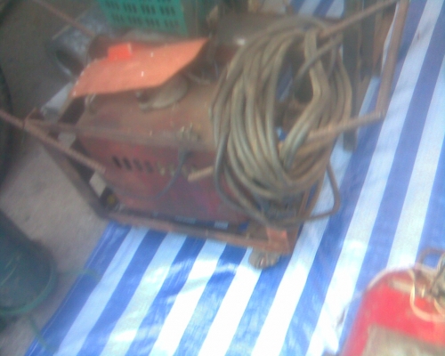 ตู้เชื่อมญี่ปุ่นแท้ 150 แอมพร้อมรถเข็นพร้อมสายสภาพพร้อมใช้งานครับพร้อมสายพร้อมหน้ากากครับขนาด 150  แอมของญี่ปุ่นแท้ครับพร้อมรถเข็นขนาดเล็กครับตัวไม่ค่อยใหญ่ครับราคานี้คุ้มมากครับ