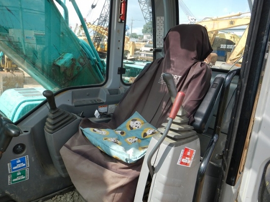 KOBELCO SK200-6E มือสองเมืองนอก 100\% KOBELCO SK200-6E มือสองเมืองนอก 100\%