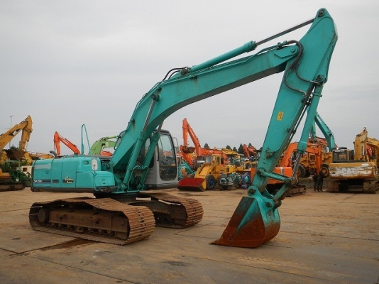 KOBELCO SK200-6E มือสองเมืองนอก 100\% KOBELCO SK200-6E มือสองเมืองนอก 100\%