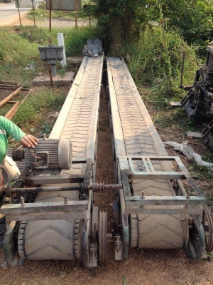 เครื่องอัดอิฐบล๊อกแบบ ไฮดรอลิก 4 ก้อน ครบชุด มอเตอร์3สาย เครื่องละ1xxxxx