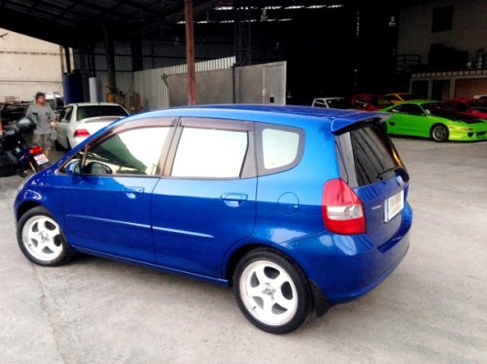 ขาย/แลก/เทิร์น/ HONDA JAZZ 2004 A/T *ฟรีดาวน์