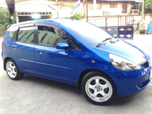 ขาย/แลก/เทิร์น/ HONDA JAZZ 2004 A/T *ฟรีดาวน์