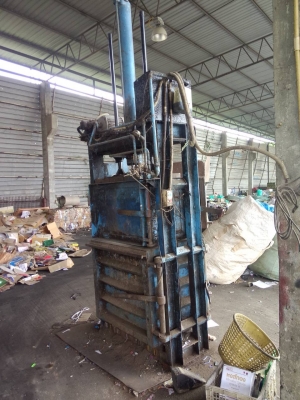 ขายเครื่องอัด กระดาษแนวตั้งมือสอง