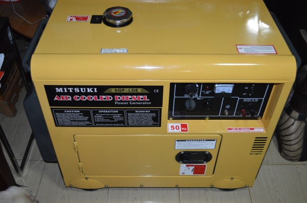 เครื่องปั่นไฟฟ้าดีเซล ขนาด 5 KVA เครื่องปั่นไฟฟ้าดีเซล ขนาด 5 KVA