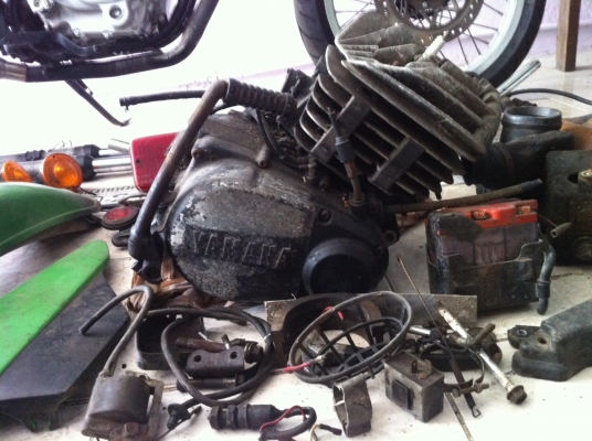 YAMAHA DT โมโนโช้ค ทรง คาเฟ่ แนวSR เครื่อง LIFAN 150CC ติดต่อ 082-955-2081 รถทำมาไม่นา แต่ไม่มีเวลาขับ แม่ว่า เล่มไม่มีนะครับ เล่มหาย