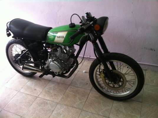 YAMAHA DT โมโนโช้ค ทรง คาเฟ่ แนวSR เครื่อง LIFAN 150CC ติดต่อ 082-955-2081 รถทำมาไม่นา แต่ไม่มีเวลาขับ แม่ว่า เล่มไม่มีนะครับ เล่มหาย