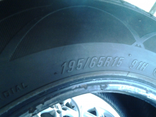 ยาง 195/65/15 ปี12 ยาง 195/65/15 ปี12