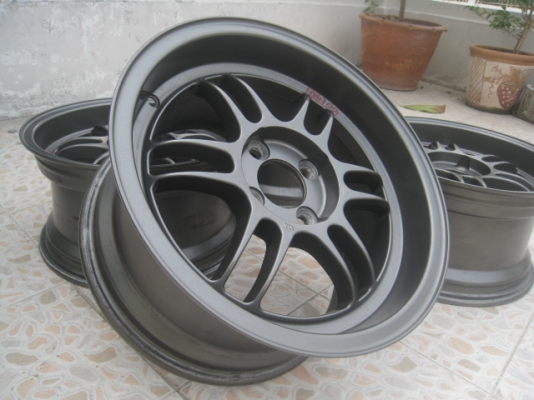 ขายล้อแม็กมือสอง RPF1 งานssw 15"x8" et35 4รู100 สีเทากัน สีเดิม ไม่มีรอยเบียด ขายทั้งชุด 8,500 บาทครับพร้อมใส่ถ่วง สนใจติดต่อเล็กคลองสามครับ 081-3747940