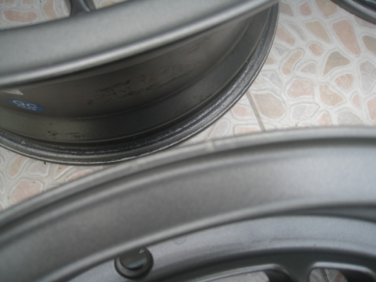 ขายล้อแม็กมือสอง RPF1 งานssw 15"x8" et35 4รู100 สีเทากัน สีเดิม ไม่มีรอยเบียด ขายทั้งชุด 8,500 บาทครับพร้อมใส่ถ่วง สนใจติดต่อเล็กคลองสามครับ 081-3747940