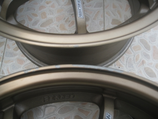 ขายล้อแม็กมือสอง CE28 งานssw สีน้ำตาลก้านยิงทราย ขอบชา 15"x8" et28 4รู100 มีรอยเบียดบางๆ 2วง สีเดิม ขายทั้งชุด 8,500 บาทครับ พร้อมใส่ถ่วง สนใจติดต่อเล็กคลองสามครับ 081-3747940