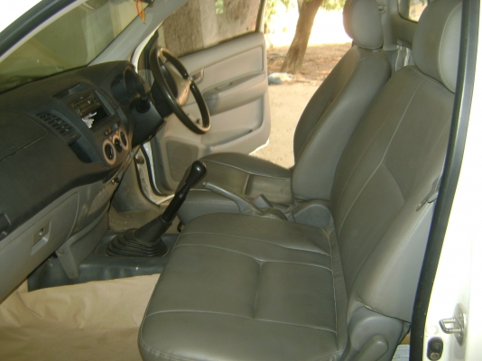 TOYOTA  HILUX  D4D  320,000  บาท