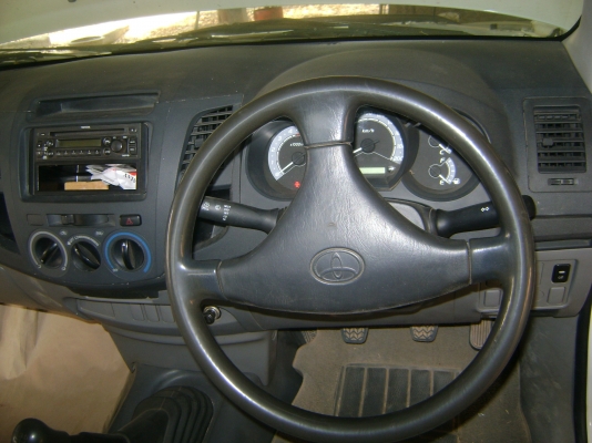 TOYOTA  HILUX  D4D  320,000  บาท