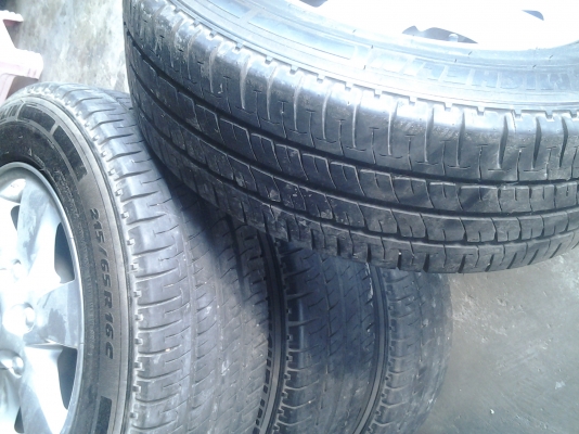 ยาง215/65/16 ปี 12 ยาง215/65/16 ปี 12