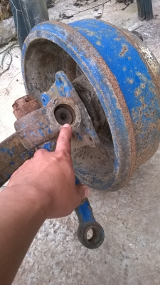 คานหน้าติดรถไถใช้คีบอ้อย ถอดจาก Frod ครับ