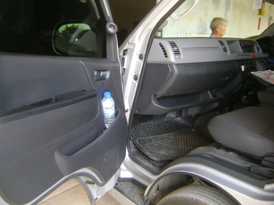 TOYOTA  COMMUTER  D4D  2.5   1,050,000 บาท