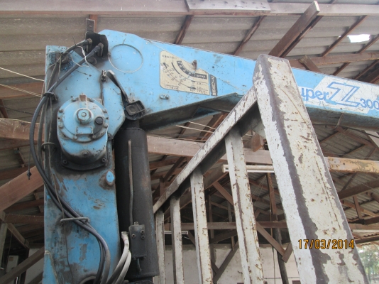 มิตซู.แคนเตอร์.เครื่อง4D34.ปี42.เครนทานาโด้.303ท้องV..กะบะยาว4.50เมตร.ราคา460.000บ