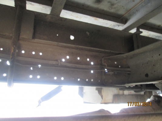 มิตซู.แคนเตอร์.เครื่อง4D34.ปี42.เครนทานาโด้.303ท้องV..กะบะยาว4.50เมตร.ราคา460.000บ