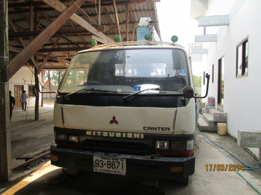 มิตซู.แคนเตอร์.เครื่อง4D34.ปี42.เครนทานาโด้.303ท้องV..กะบะยาว4.50เมตร.ราคา460.000บ