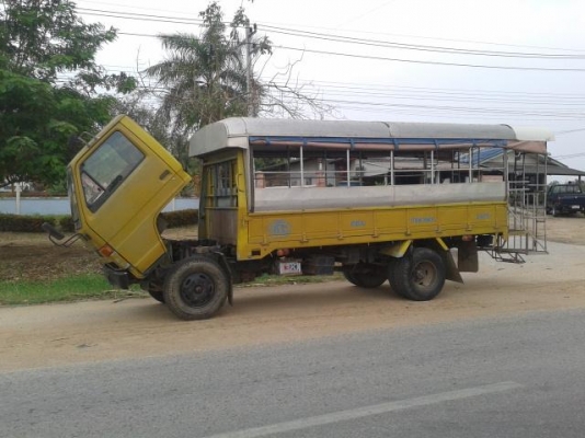 ขายหกล้อ Isuzu NKR58L เครื่อง 4be1 เครื่อง 110 แรงฝาดำ เกียร์ใหญ่ ยาง 7.50 ทะเบียนพร้อม