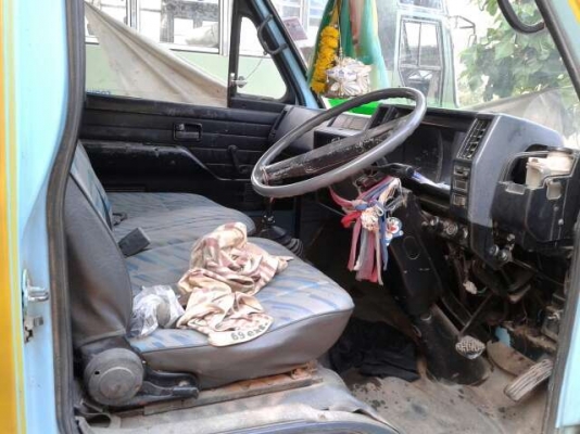 ขายหกล้อ Isuzu NKR58L เครื่อง 4be1 เครื่อง 110 แรงฝาดำ เกียร์ใหญ่ ยาง 7.50 ทะเบียนพร้อม