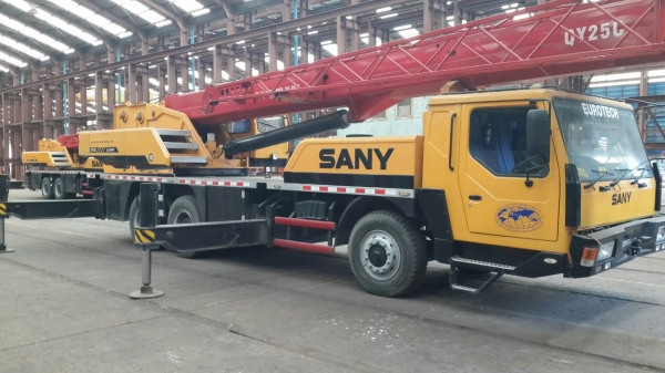 ขายรถเครน SANY ขนาด 25 ตัน 10 ล้อ เอกสารเล่มทะเบียน สภาพพร้อมใช้งาน