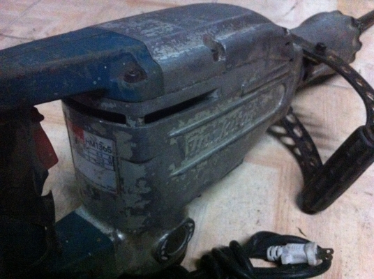 แย็ก Makita รุ่น HM1305 แย็ก Makita รุ่น HM1305