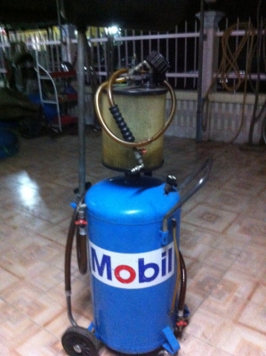 ถังถ่ายน้ำมันเครื่อง