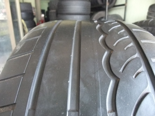 ยาง Dunlop 275/40/19 ปี11 มีคู่เดียว สภาพสวย ยาง Dunlop 275/40/19 ปี11 มีคู่เดียว สภาพสวย