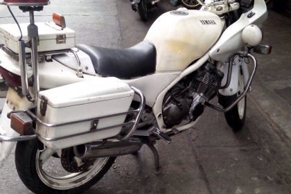 ขาย รถมอเตอร์ไซด์ตำรวจนำขบวน Yamaha diversion 600 cc ทะเบียนแท้ ราคา 58,000 ขาย รถมอเตอร์ไซด์ตำรวจนำขบวน Yamaha diversion 600 cc ทะเบียนแท้ ราคา 58,000