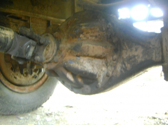 MITSUBISHI   FM  215 F   165  แรง   325,000  บาท