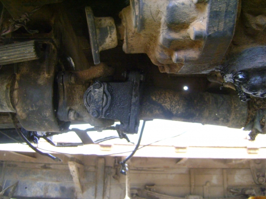 MITSUBISHI   FM  215 F   165  แรง   325,000  บาท