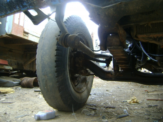 MITSUBISHI   FM  215 F   165  แรง   325,000  บาท