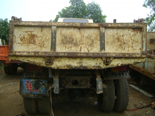 MITSUBISHI   FM  215 F   165  แรง   325,000  บาท