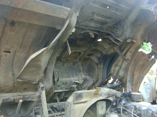 MITSUBISHI   FM  215 F   165  แรง   325,000  บาท