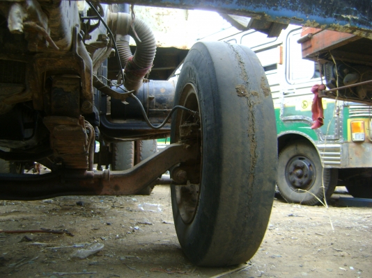 MITSUBISHI   FM  215 F   165  แรง   325,000  บาท