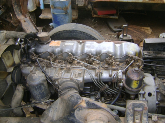 MITSUBISHI   FM  215 F   165  แรง   325,000  บาท