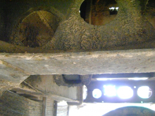 MITSUBISHI   FM  215 F   165  แรง   325,000  บาท