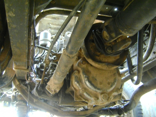 MITSUBISHI   FM  215 F   165  แรง   325,000  บาท