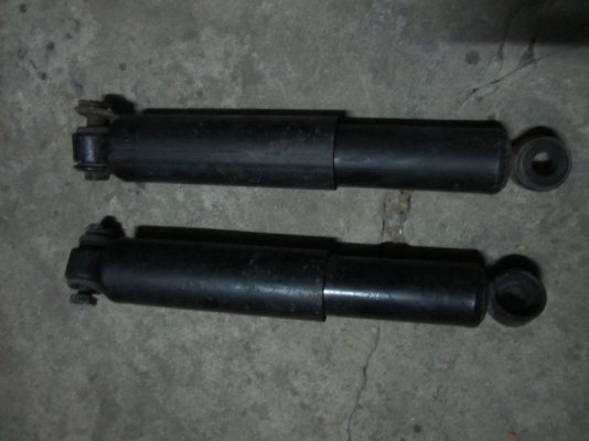 ขายโช้คหลัง  kayaba  1คู่  ของแท้  ใส่บรรทุกได้