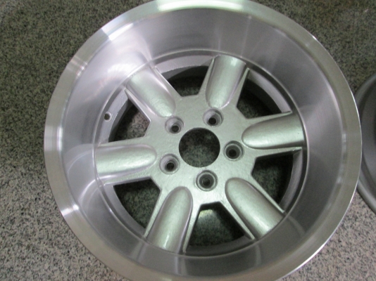 ขายเศษล้อ 15x8.5 5,6รู 2วง ขายเศษล้อ 15x8.5 5,6รู 2วง