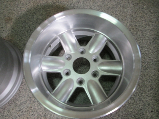 ขายเศษล้อ 15x8.5  5,6รู  2วง