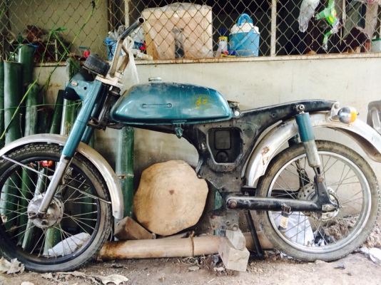 ขายโครง A100 กับ เครื่อง Lifan 110cc  รวมกันราคา 8000 บาท โครงไม่มีทะเบียน เครื่