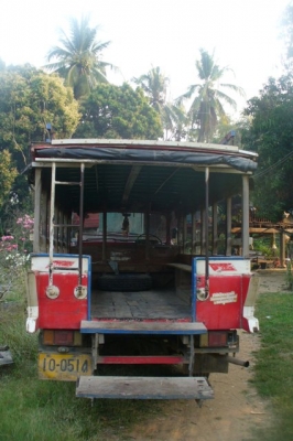 ขายรถสองเเถวไดน่า สี่ล้อกลางโบราณ คอกหมู ขายรถสองเเถวไดน่า สี่ล้อกลางโบราณ คอกหมู